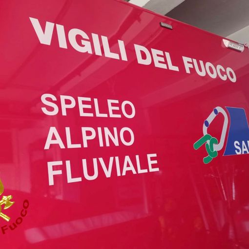 A Vercelli i Vigili del Fuoco soccorrono una persona presso il torrente Cervetto