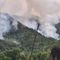 Incendi in Valsesia, ancora focolai attivi: Vigili del fuoco e Aib al lavoro tra Rima e Cravagliana