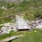 Sentiero 207, riposizionata la passerella verso l’Alpe Vigne e il Rifugio Barba-Ferrero