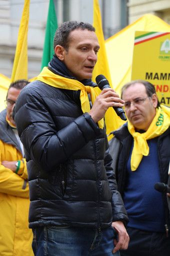 Mettere un tetto al prezzo del gas e i tetti delle stalle pronti a diventare centri fotovoltaici