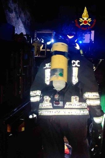 Incendio in un'abitazione di Santhià.