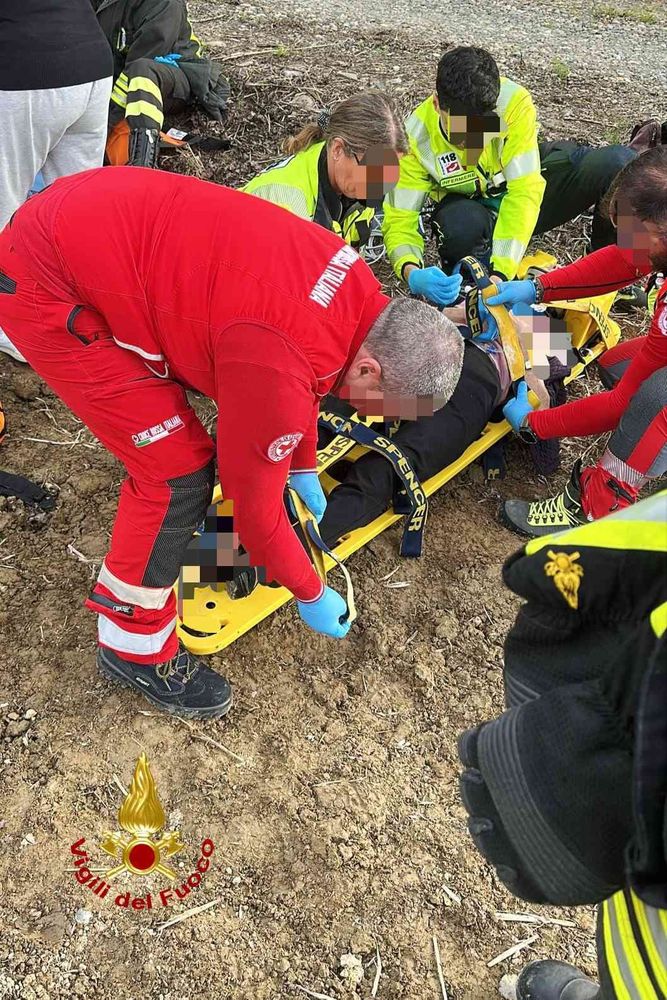 Auto fuori strada e due feriti nell'incidente stradale sulla SP230
