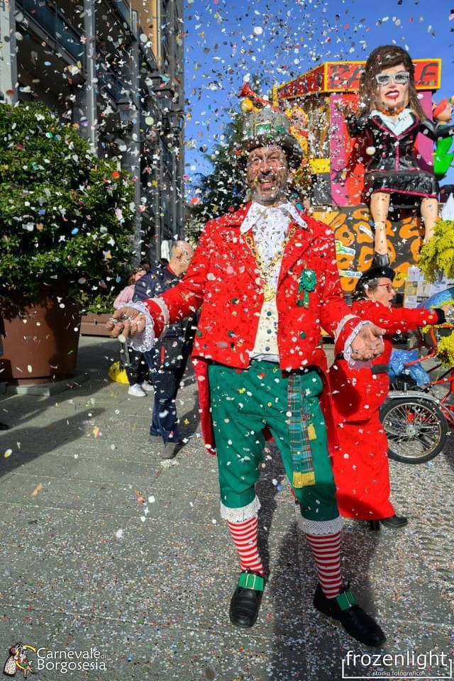 Il Peru, maschera di Borgosesia (foto FrozenLight pubblicata sulla pagina Facebook Carnevale di Borgosesia)