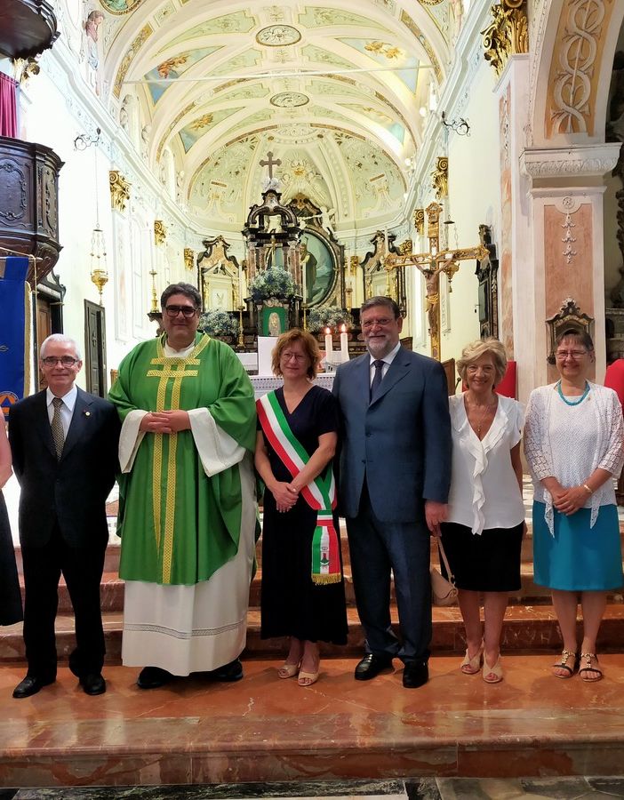 L’associazione 'difendere la vita' con Maria Onlus si presenta in chiesa a Prato Sesia
