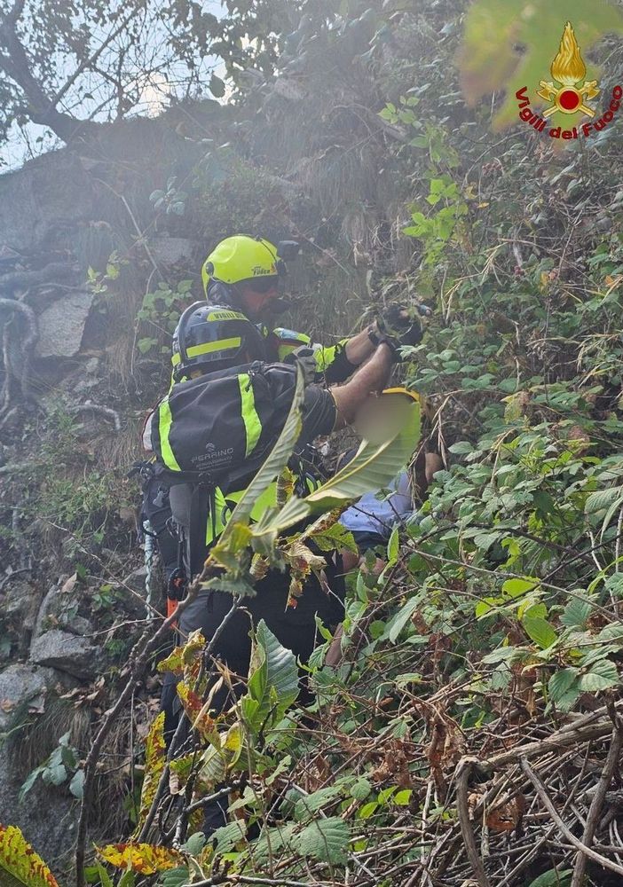 Dal nord ovest. Escursionista infortunata recuperata dai vigili del fuoco a Pella
