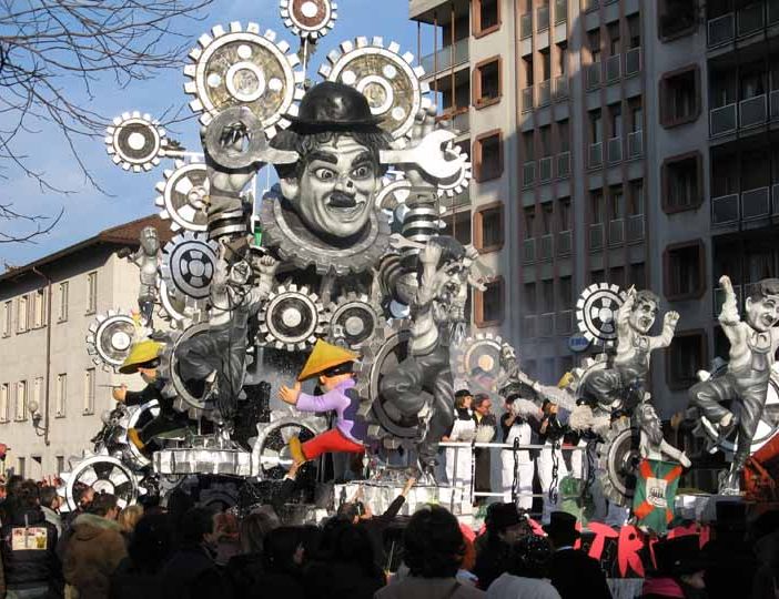 Carnevale di Borgosesia, quasi 30mila presenze alle tre sfilate