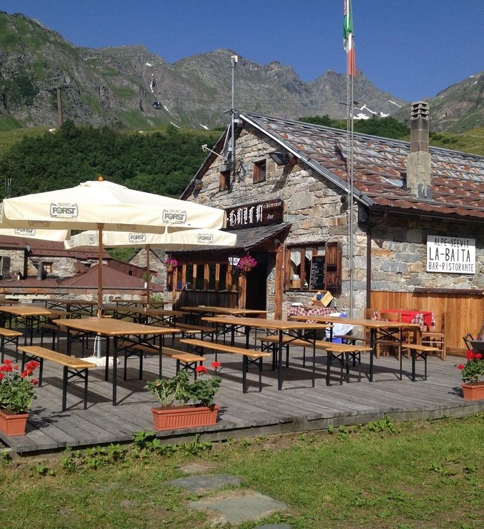 Grande cena al ristorante Baita di Alagna