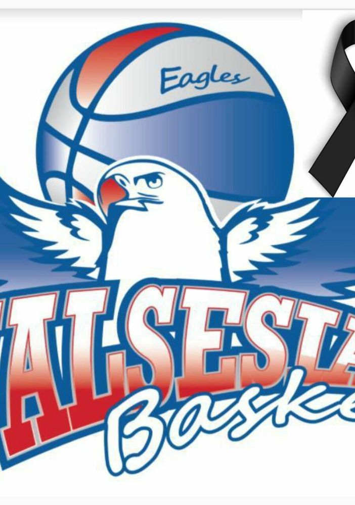 Barberi Valsesia Basket vicina al Team manager Albero Zamara.