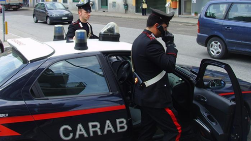 Borgosesia: a passeggio con coltello ed eronia, denunciato giovane