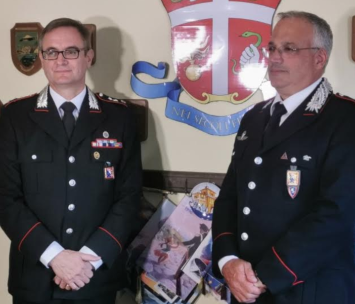 Da sin: il colonnello Carrararo e il comandate provinciale dell'Arma Ronchey