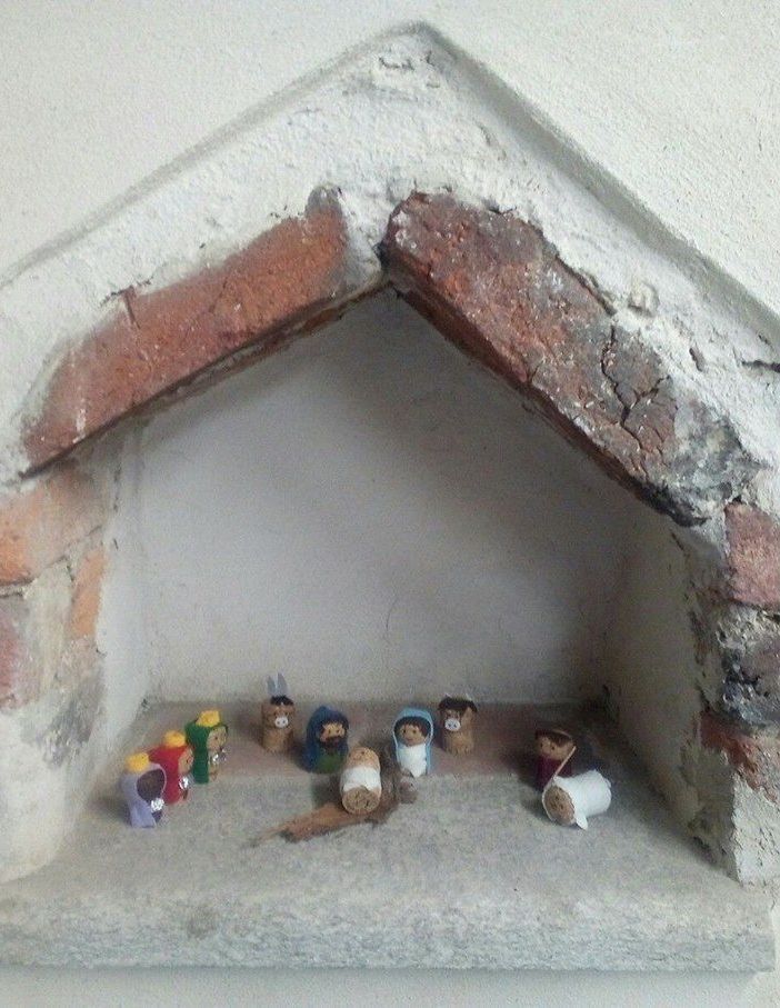 La Confraternita del Buon Bere mette all’asta il presepio realizzato con materiali di riciclo