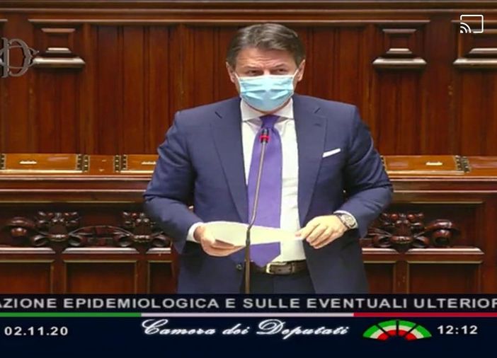 Conte alla Camera: &quot;Limiti a circolazione persone di sera e mobilità tra regioni. Più restrizioni nelle zone a rischio&quot;
