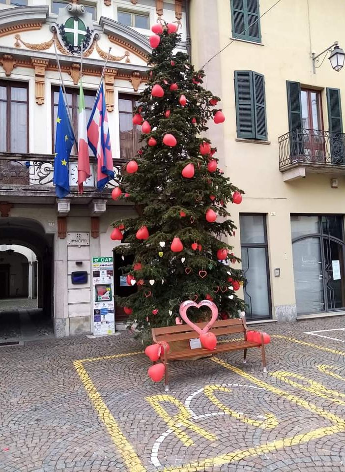 Albero di cuori a Romagnano per San Valentino