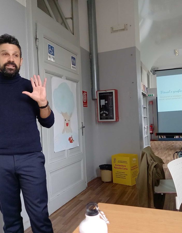 Utilizzo di Canva nel terzo incontro in Biblioteca a Grignasco