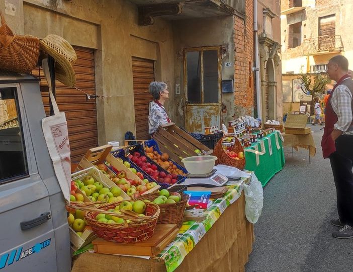 Sostegno, la 22° edizione della festa della mela: una tradizione storica. Foto e Video di Claudia Crolla.