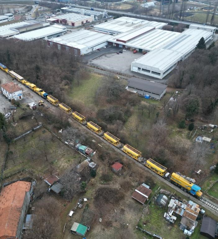 Lavori di riqualificazione sulla linea ferroviaria Novara-Varallo: fra le più belle d’Italia.