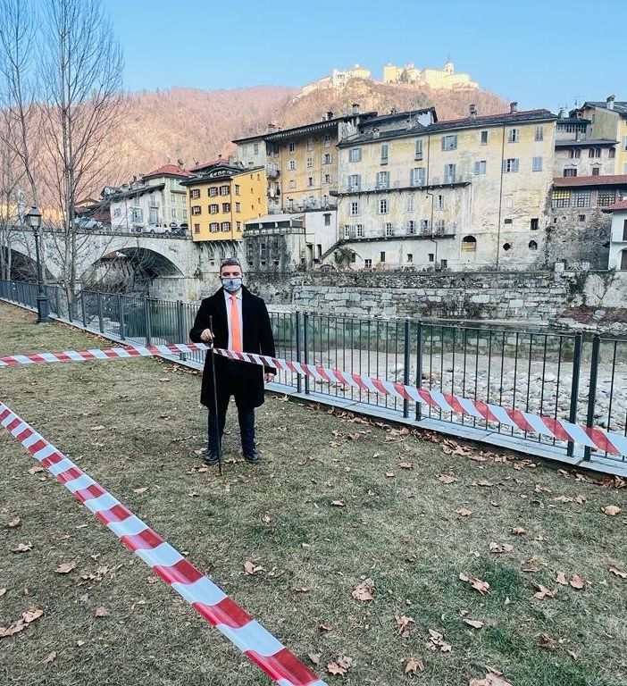 Varallo: Una panchina artistica sotto ponte Antonini