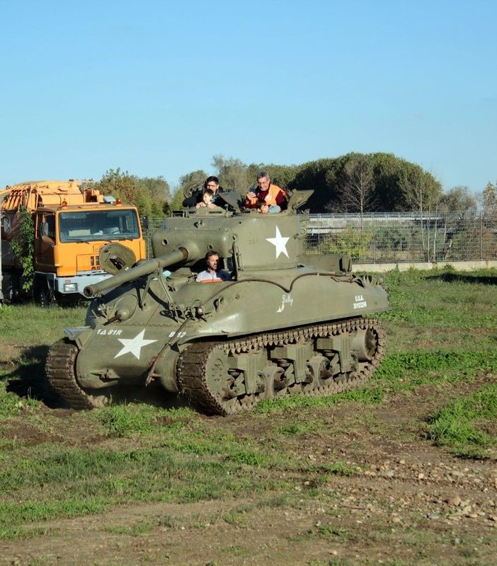 Fondazione Marazzato, a Stroppiana un campo base fra mezzi militari e lo spirito del tempo.