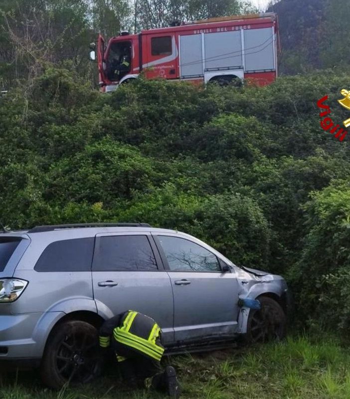 Incidente autonomo a Varallo: donna affidata al 118.