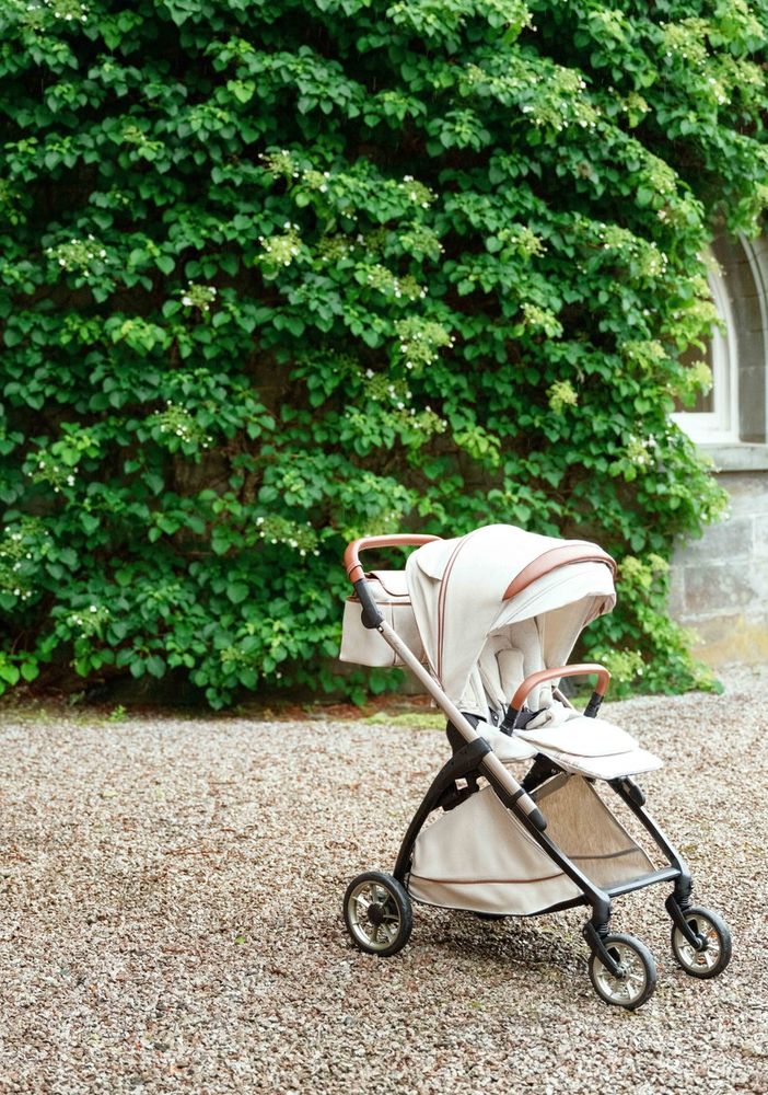 Loro Piana lancia il suo primo passeggino