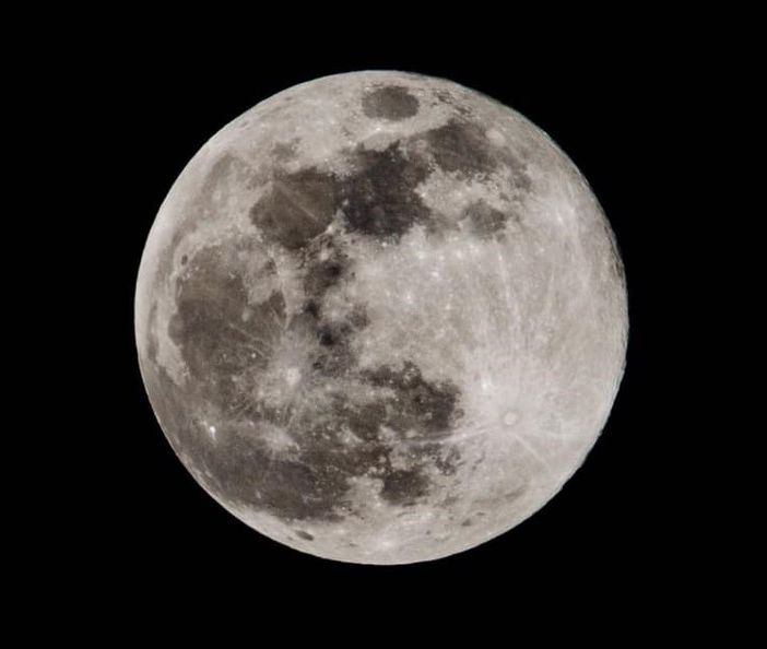 Stasera 10 gennaio lo spettacolo della prima eclissi di Luna del 2020