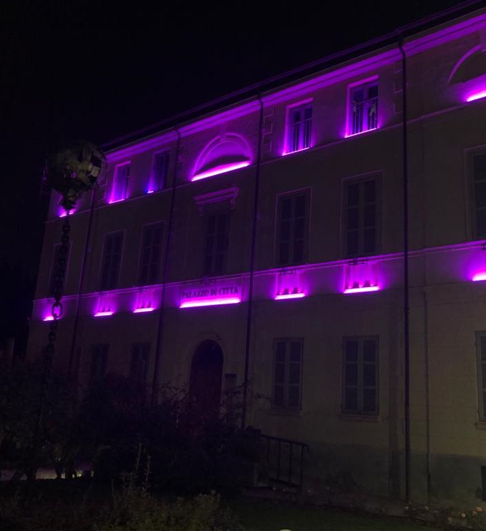 Gattinara: il Palazzo di Città si tinge di rosa per LILT e &quot;Nastro Rosa 2019&quot;