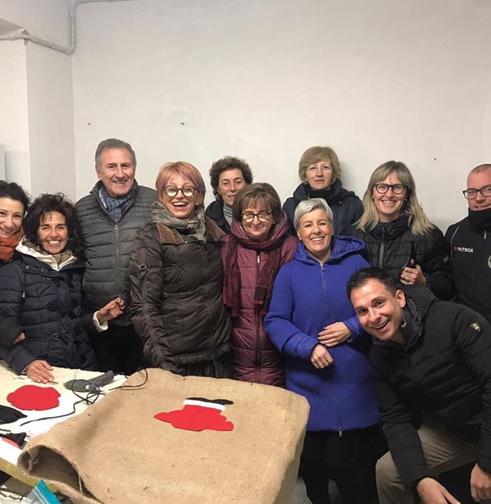 Gattinara: il Natale si avvicina...e la comunità prepara gli addobbi FOTO