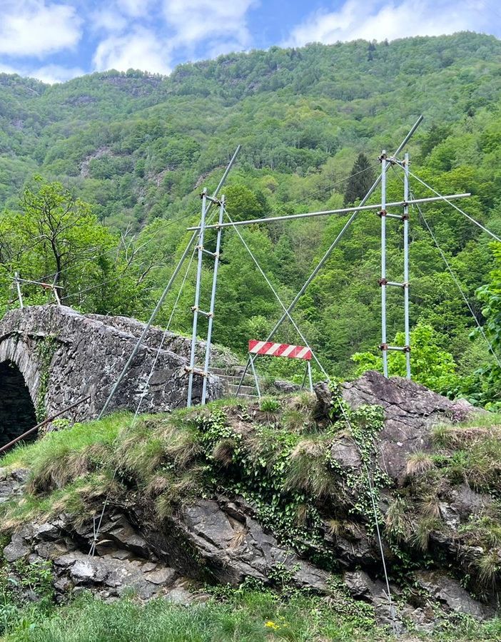 Varallo: Iniziati i lavori di ripristino del ponte della Gula