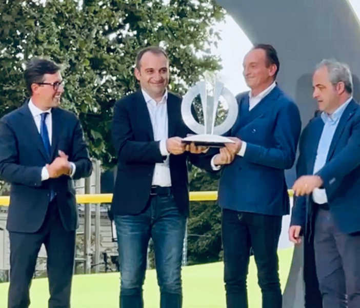 Presidente Cirio e Sindaco Lo Russo a Parigi per il passaggio di testimone del Tour de France