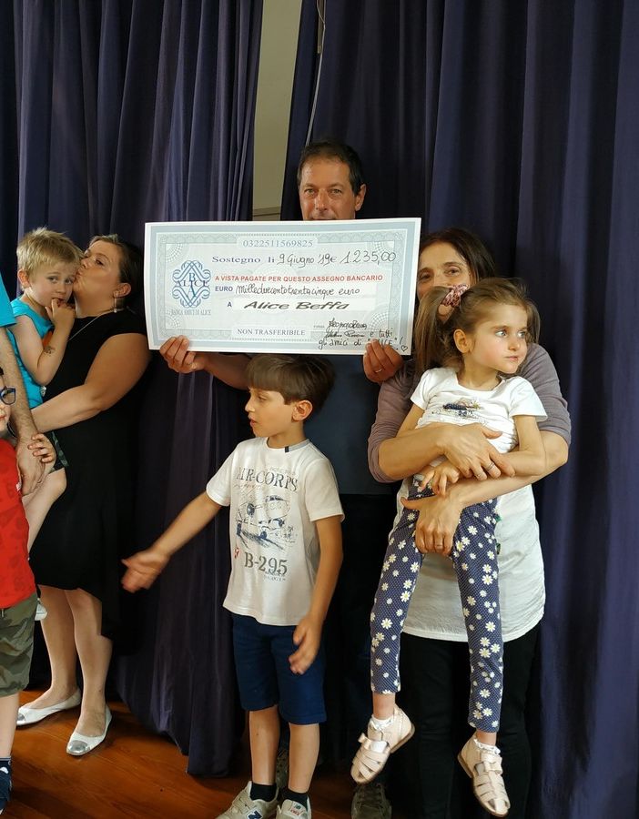 Un pranzo per la piccola Alice, a Sostegno raccolti 1235 euro per comprarle una sedia speciale FOTOGALLERY