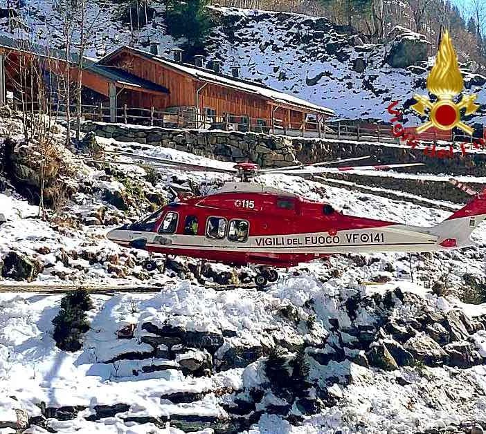 Tre ragazze in difficoltà all'Indren, soccorse in quota dai Vigili del Fuoco