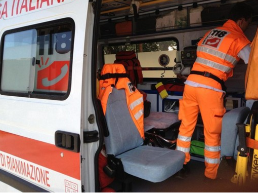 Lite in casa e una caduta da 12 metri: è gravissimo