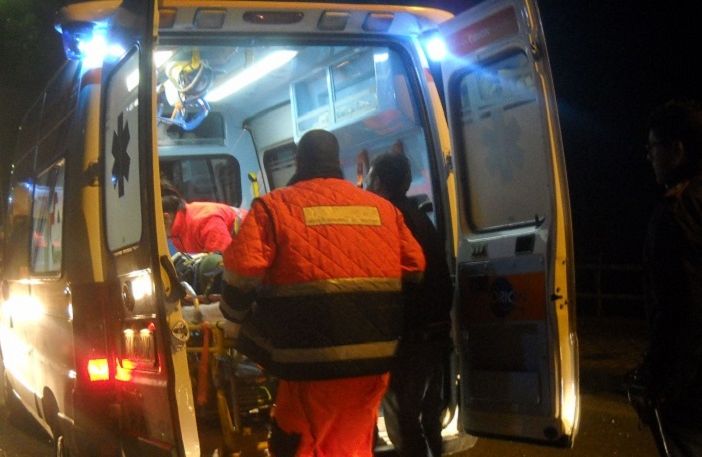 Auto ribaltata a Ghislarengo: due persone gravi in ospedale - Foto di repertorio.
