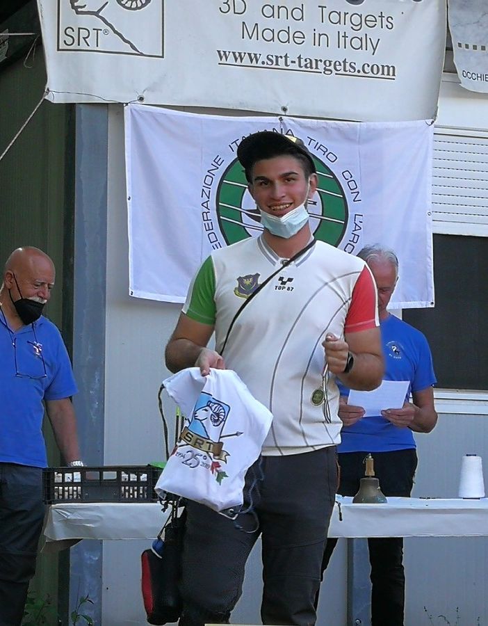 Luca Spano vittorioso al 3D Arcieri del Dahu