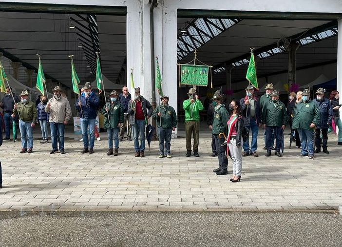 Il maltempo non ferma “Aspettando… Pray in vetrina” FOTO