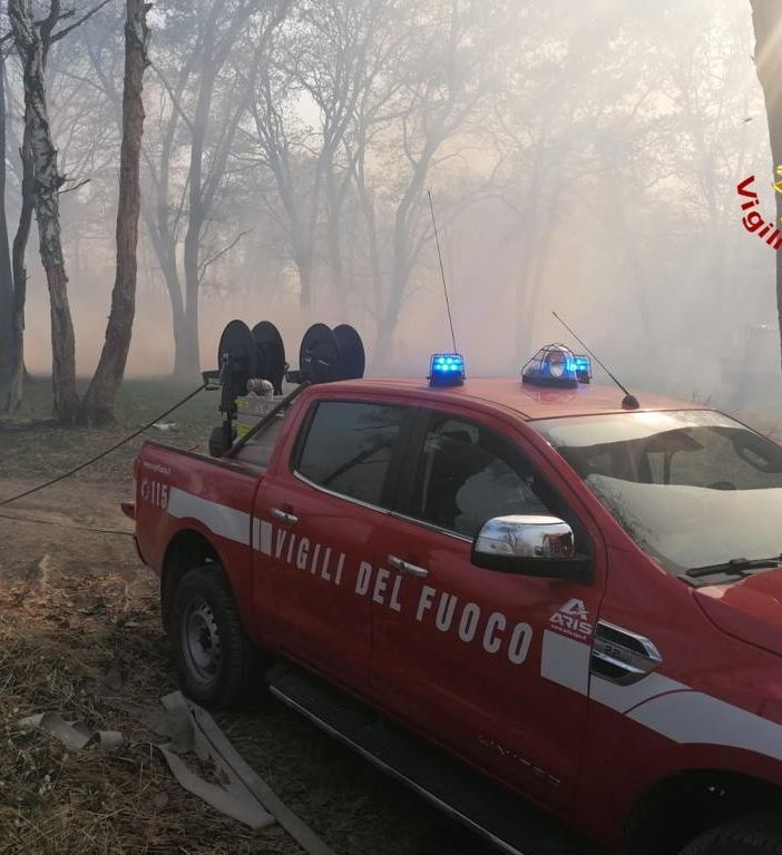 Ancora fuoco nei boschi nella Baraggia di Romagnano