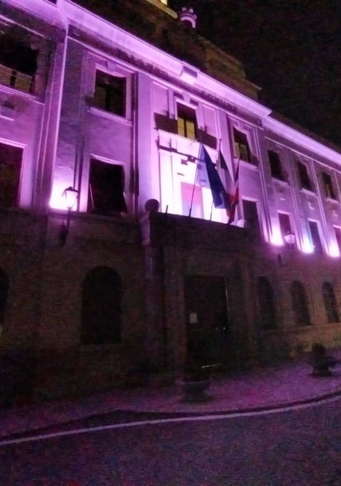 Il Municipio viola di Borgosesia