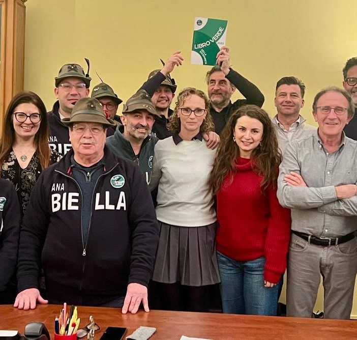 Gli alpini di Brusnengo e Curino accolti in consiglio comunale
