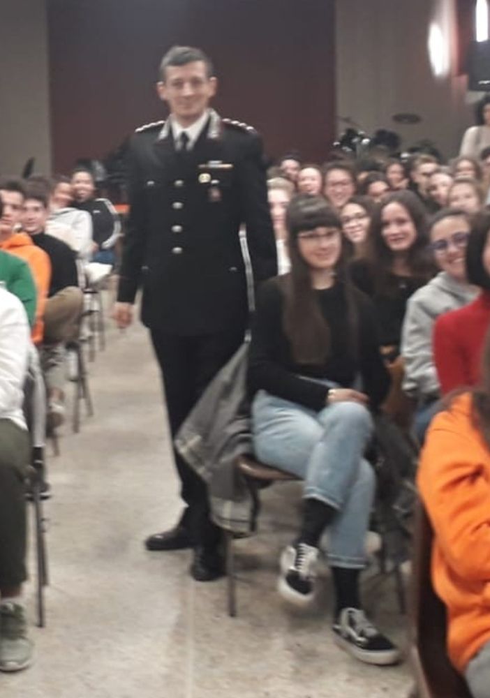 Cyberbullismo e social, i carabinieri di Borgosesia incontrano gli studenti