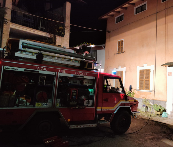 A fuoco una canna fumaria a Caprile, i Vigili del Fuoco evitano il peggio