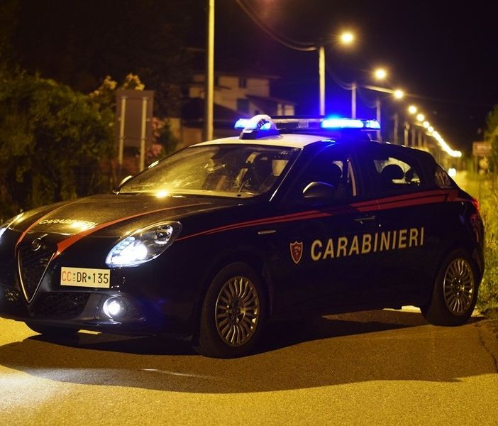 Vuole farla finita, salvato dai Carabinieri (foto di repertorio)