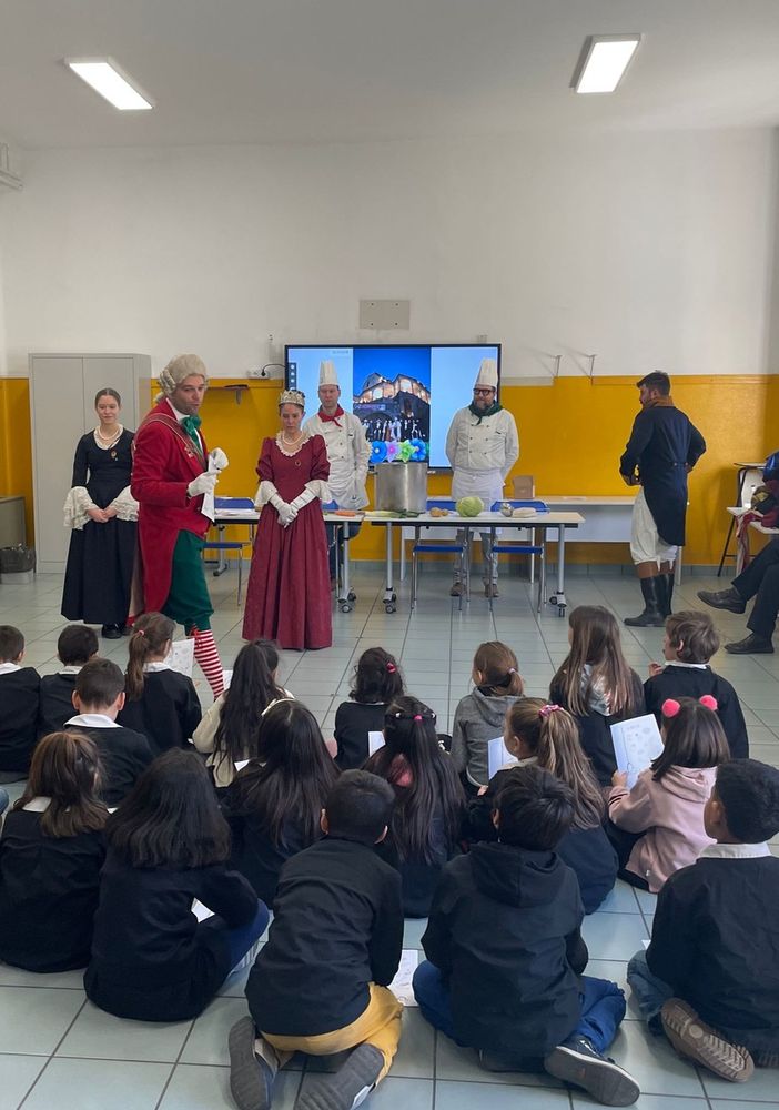 Il Carnevale di Varallo è entrato a scuola con “Marcantonio in cattedra”