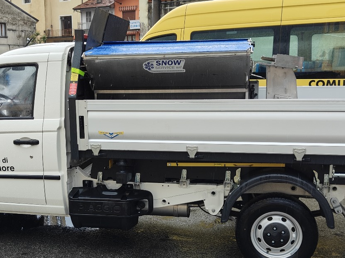 Crevacuore, è arrivato un nuovo mezzo per lo sgombero neve e antighiaccio
