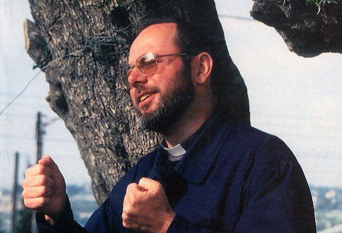Un libro ricorda don Mauro Stragiotti