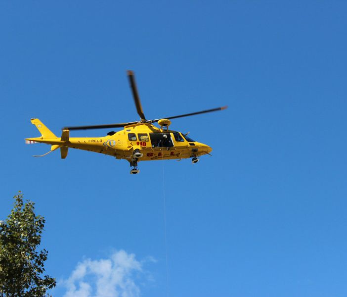 Precipita da una roccia per 50 metri: morto un cercatore di funghi (foto di repertorio)