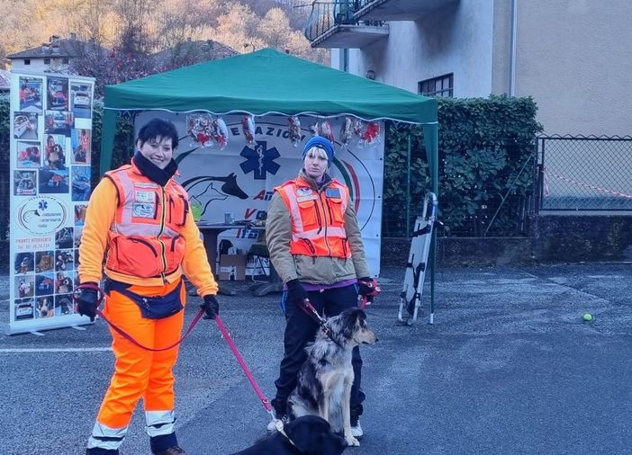 Pray, il freddo pungente frena la giornata di giochi e percorsi con gli amici a quattro zampe FOTO