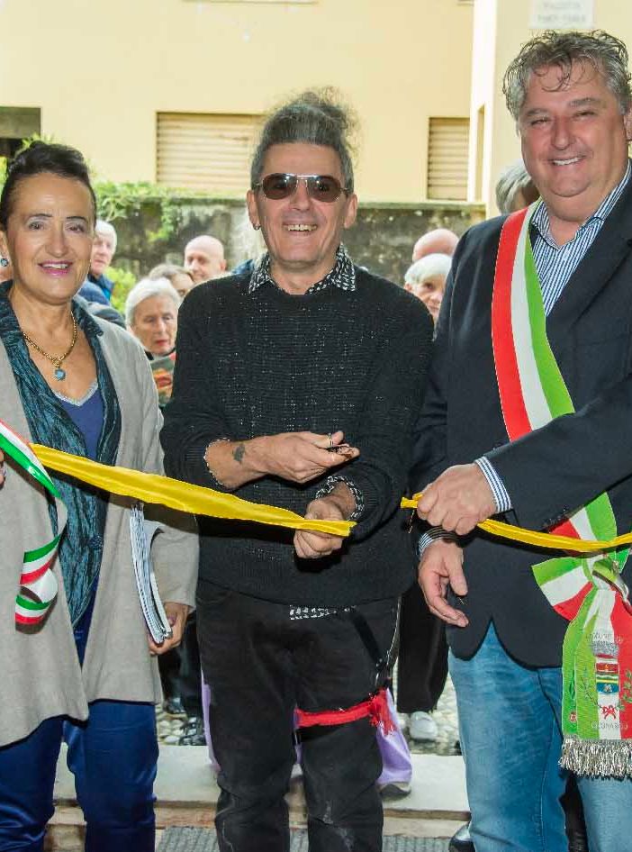 Arte e creatività, Enrico Pettinaroli espone a Grignasco “585 EP”.