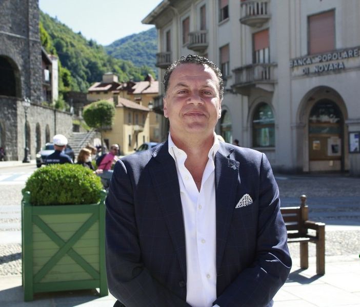 Il vandalo dei manifesti di Eraldo Botta chiede scusa con una donazione alla Pro Loco