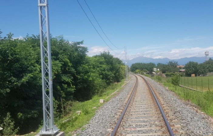 Incidente sulla linea ferroviaria Biella-Santhià, operaio all'ospedale