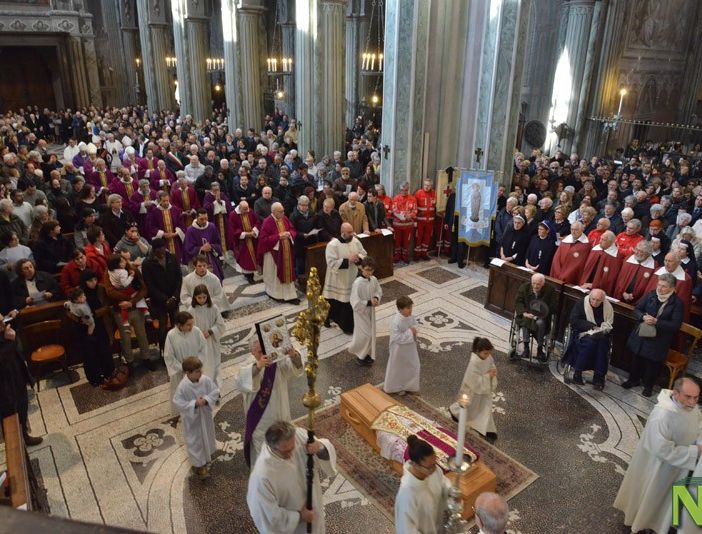 Coronavirus, funzioni liturgiche sospese; matrimoni e funerali &quot;a porte chiuse&quot;